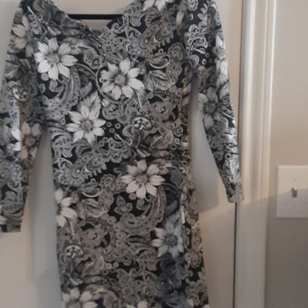 Clothes - Picture 3 of 3